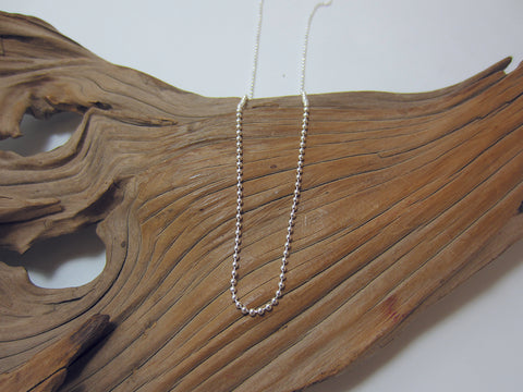 This sterling silver chain works well with a simpler pendant giving a more contemporary look to a plain locket for instance. Also looks amazing with the bobbin pendant. nFor an idea of six there are around six beads per centimetre. 925 silver Canterbury
