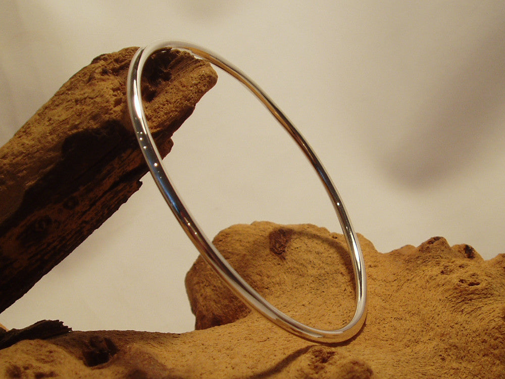 simple round bangle