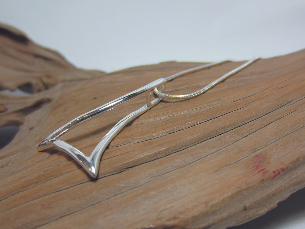 sterling silver triangle pendant 925 Canterbury