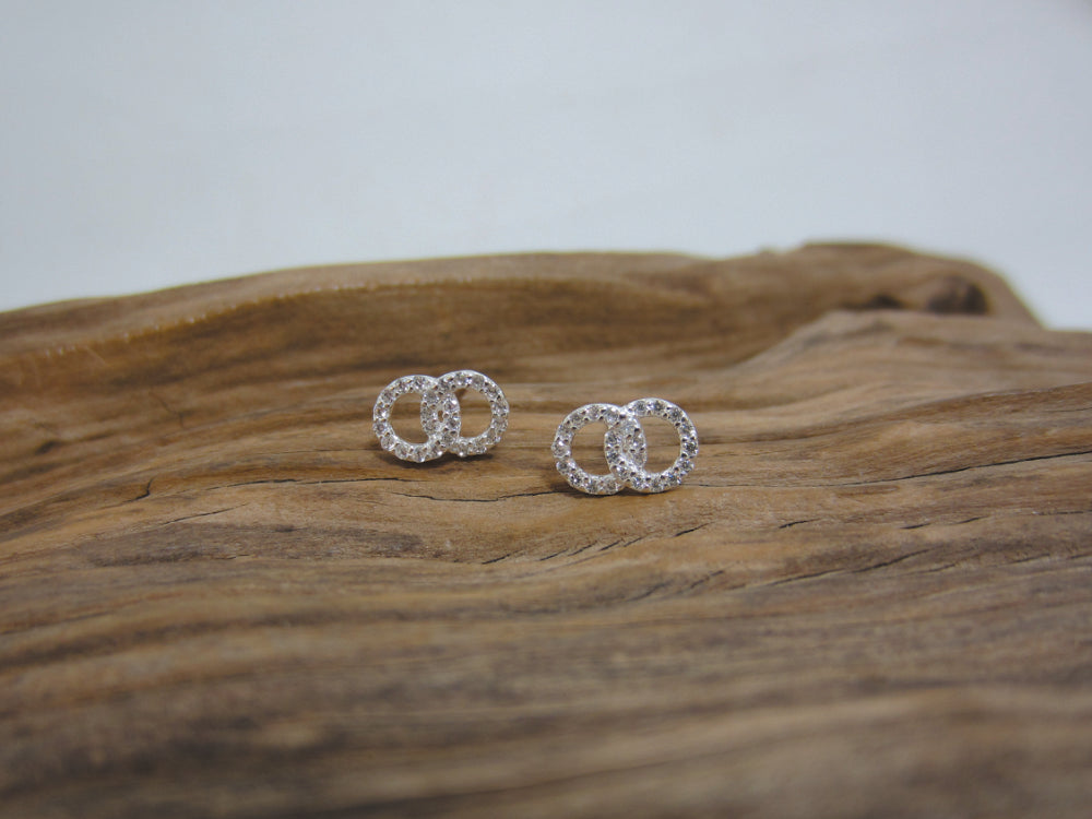 interlinked circle cubic zirconia studs