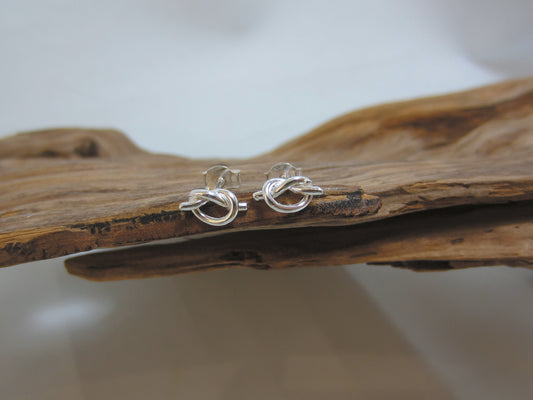 Cute little sterling silver knot studs which are 10mm wide. 925 Silver Canterbury
