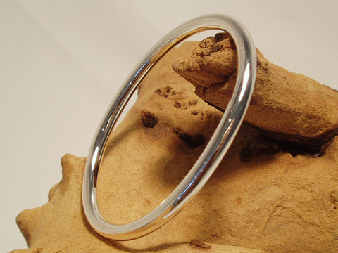 oval round section bangle