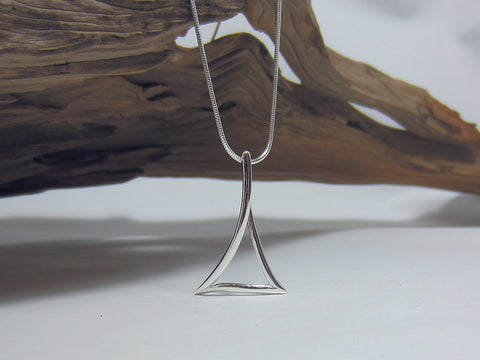sterling silver triangle pendant 925 Canterbury